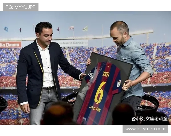 哈维回顾巅峰岁月,西班牙中场传奇再被致敬