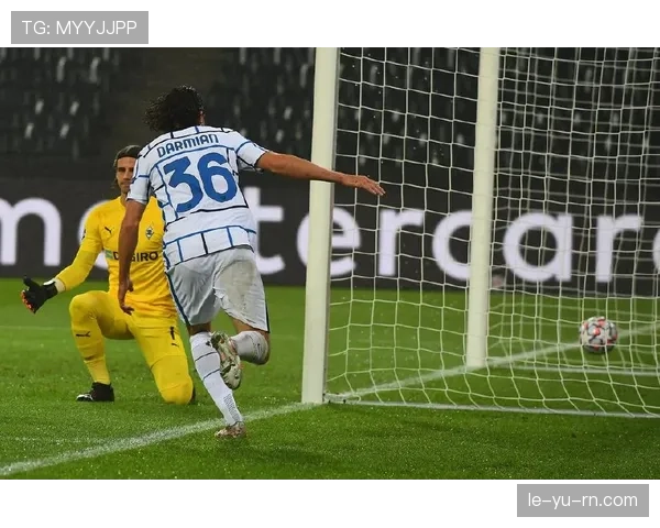 阿什拉夫大腿伤势恐影响赛季表现,国米右路防守面临考验 阿什拉夫大腿伤势恐影响赛季表现,国米右路防守面临考验