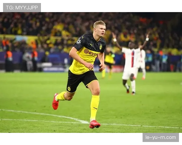 哈兰德是“吃饼”前锋还是现代中锋典范:战术角色与进球效率解析 哈兰德是“吃饼”前锋还是现代中锋典范:战术角色与进球效率解析