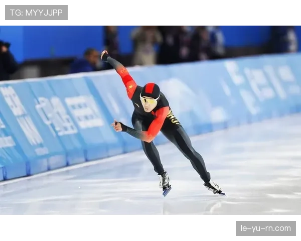 高亭宇今天中午点了啥？场上严肃场下像个大胃王一样疯狂吃！